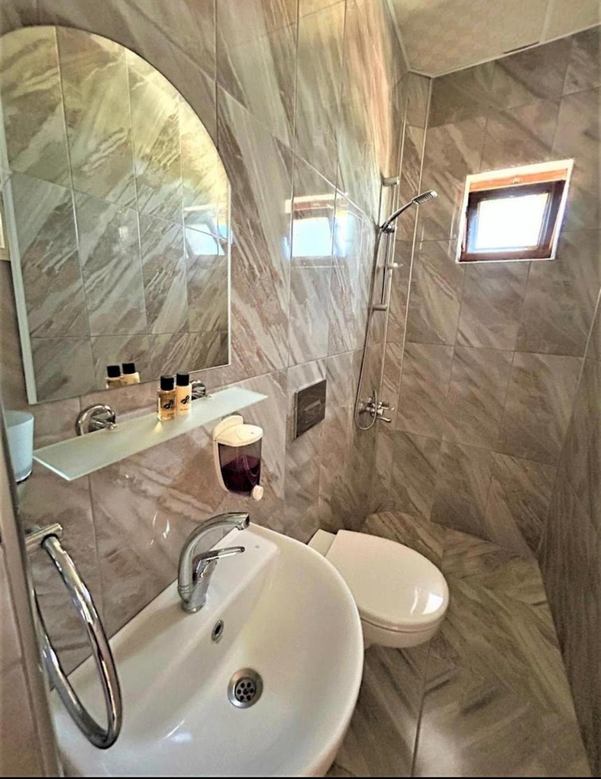 Gumus Hotel Ortahisar ภายนอก รูปภาพ
